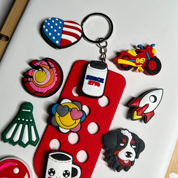 Croc Charms Random Selection - #133 - Picture 3 of 3